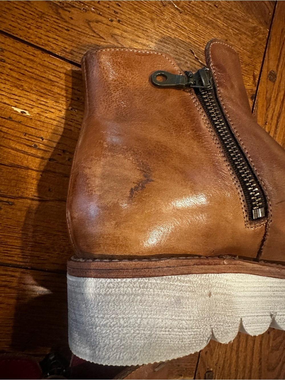 Bed Stu Lydyi Bootie Tan Rustic Distressed Leather Lug Sole Ankle Boots Size 8 - Picture 9 of 9